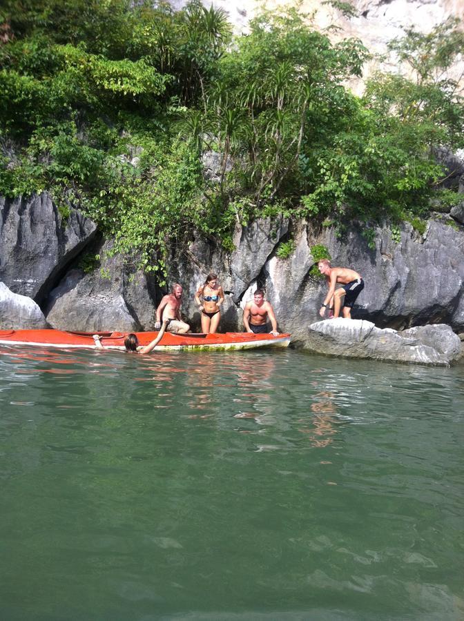 Full Moon Party Hotel Hai Phong Bagian luar foto