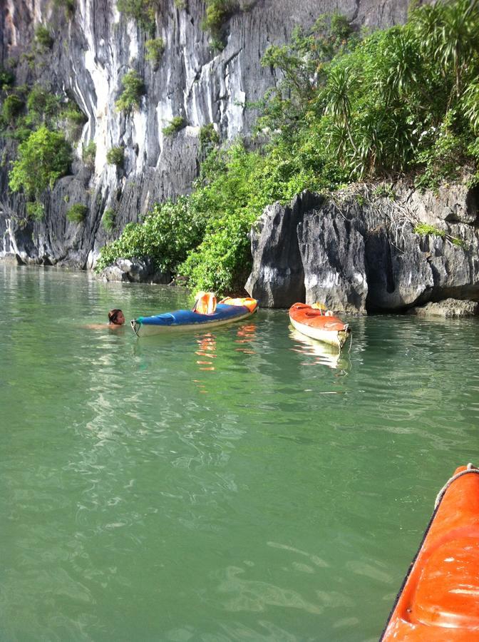 Full Moon Party Hotel Hai Phong Bagian luar foto