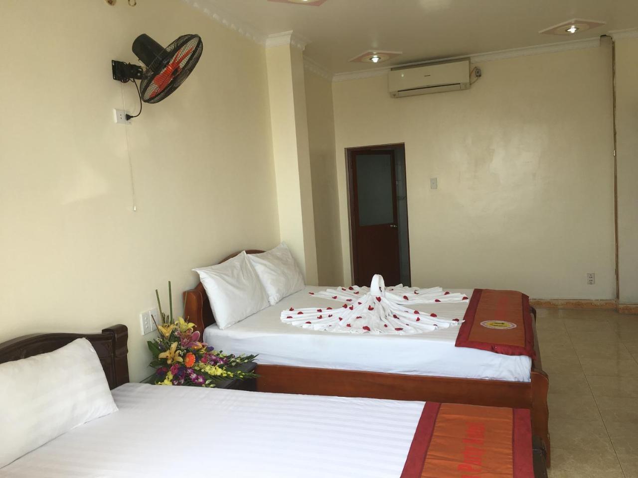 Full Moon Party Hotel Hai Phong Bagian luar foto