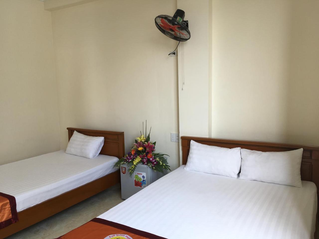 Full Moon Party Hotel Hai Phong Bagian luar foto